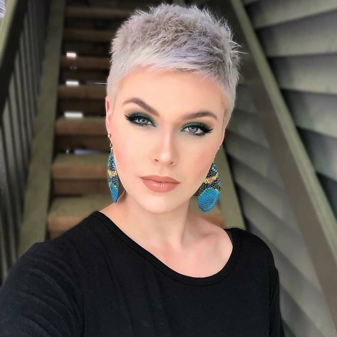 Стрижки для треугольного лица