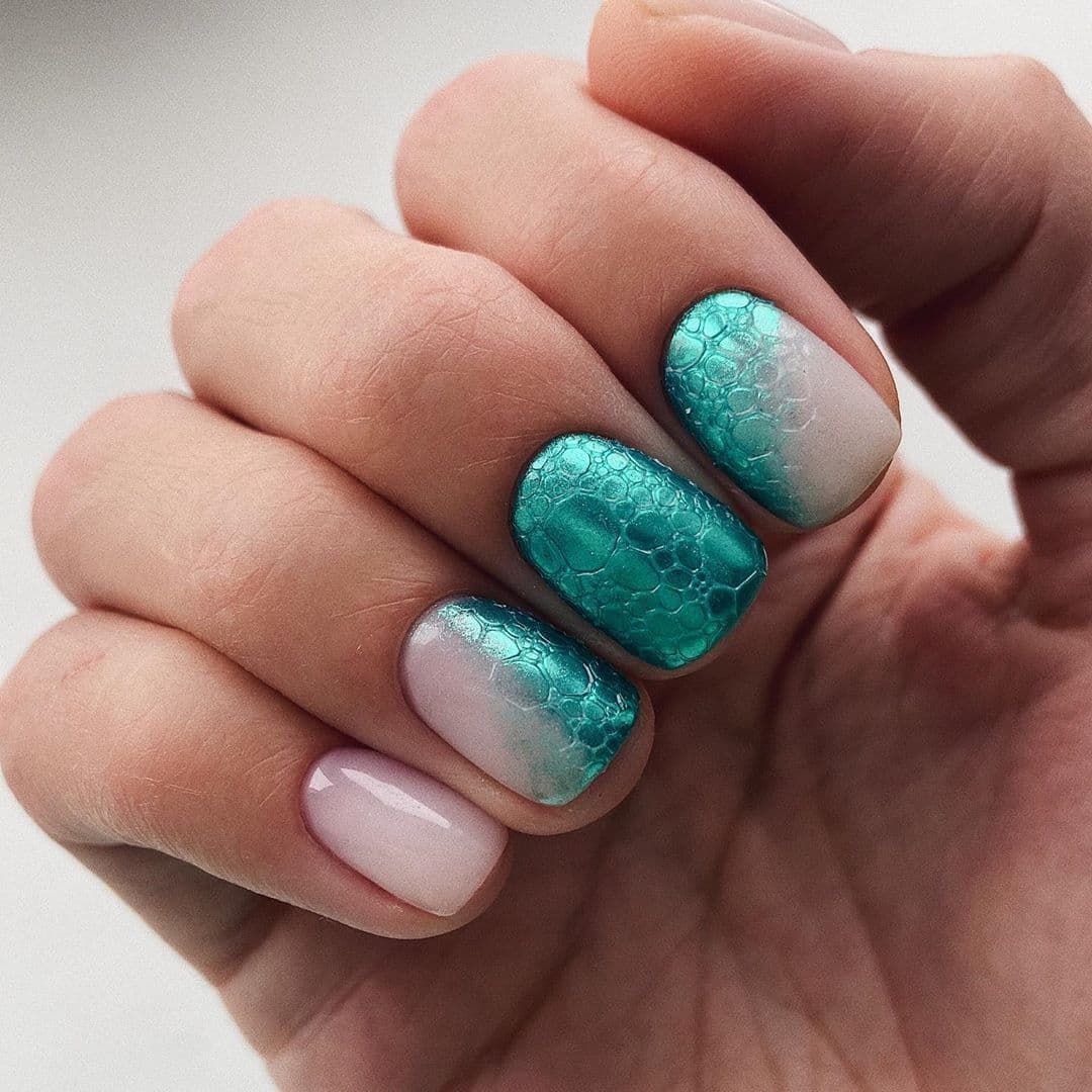 Пенный маникюр на короткие ногти