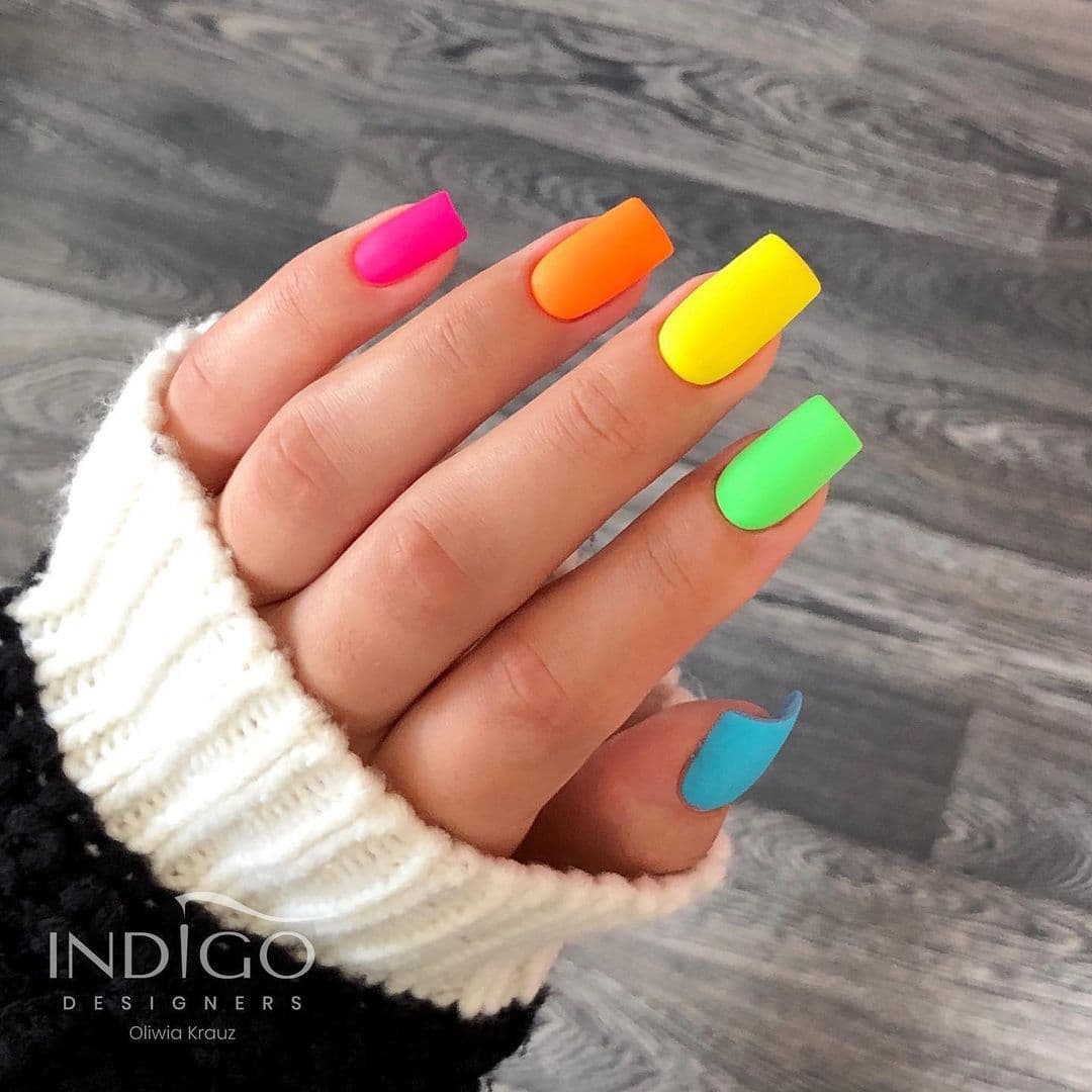 neon-nail-2.jpg