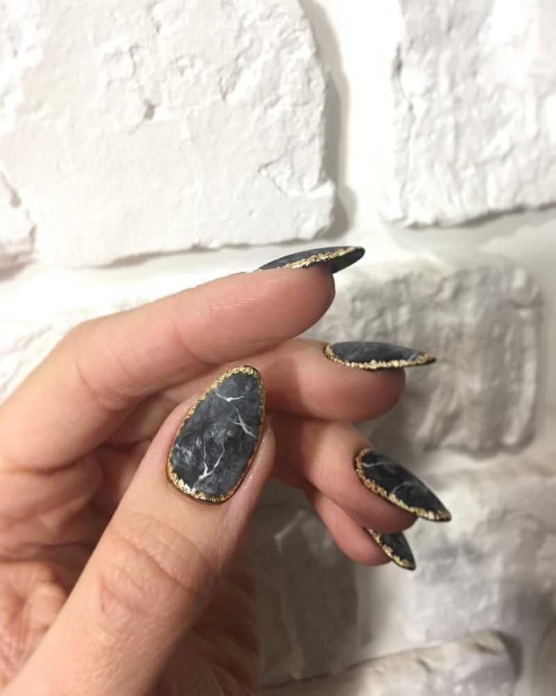 marble manicure