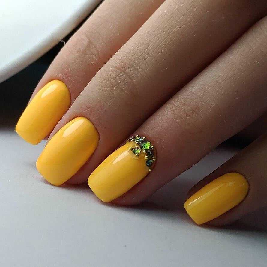 Дизайн ногтей желтого цвета с рисунком - 67 фото