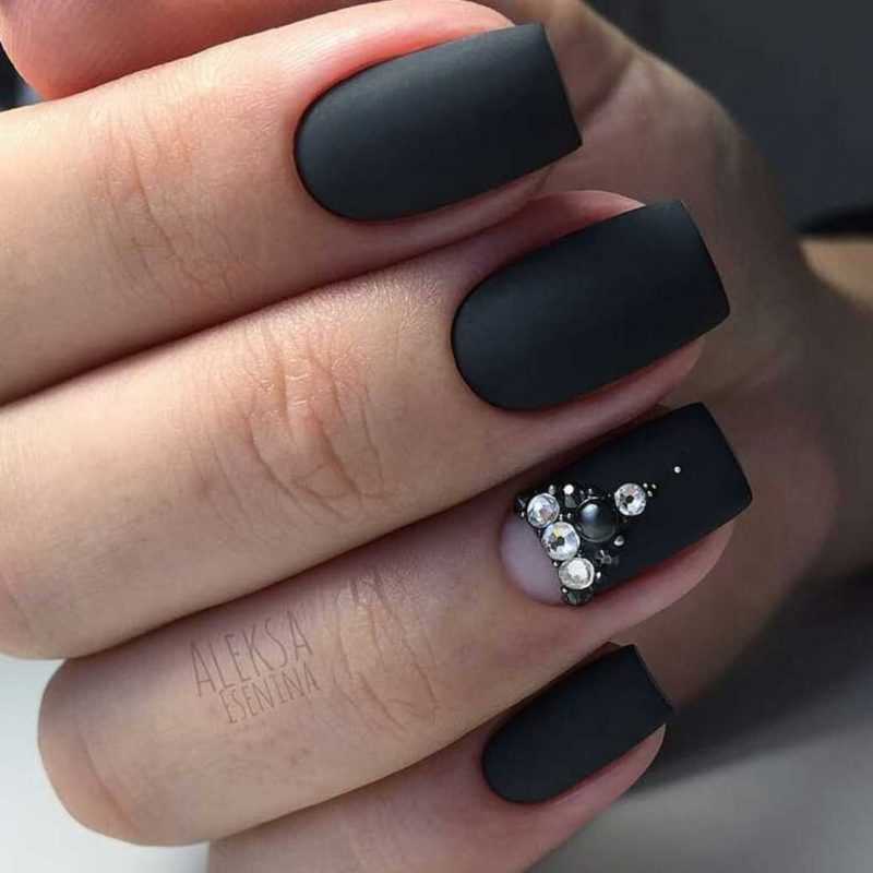 black-nails-48