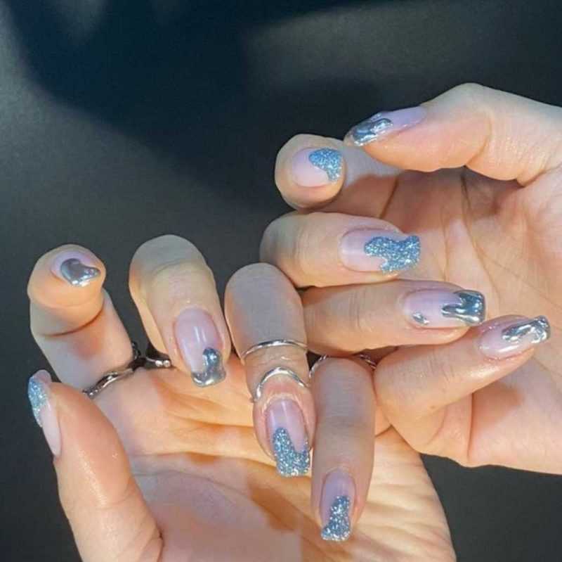 Блестки на ногтях