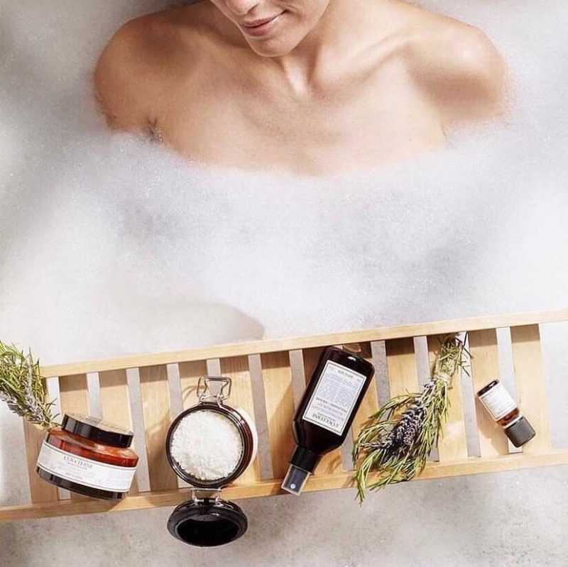 горячая ванна